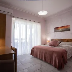 etna-sea-house.catania-hotels.net/